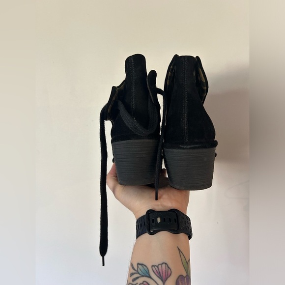 Fly London Yebi Ruched Suede Wedge Booties Shoes BLACK Size 10 - Picture 5 of 11